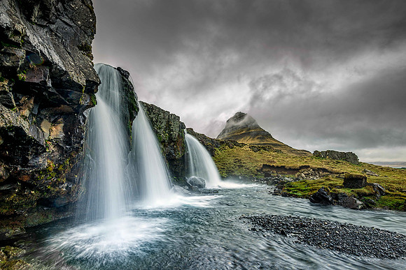 Kirkjufellsfoss Waterfall and Kirkjufell Mountain
