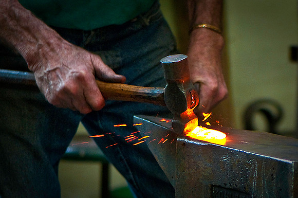Nol Smithing a Steel Leaf